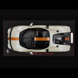 Ferrari 849 Testarossa 2025 Bianco Italia / Giallo Ambra Stripe 1/18 BBR Models P18275C
