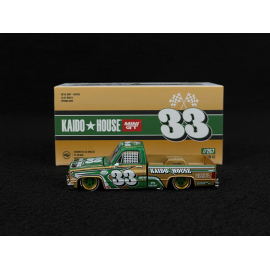 Chevrolet Silverado Kaido Intimidator V2 1980 Kaido House Beige / Grün 1/64 Mini GT KHMG267