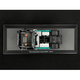Mercedes-Benz Actros MP4 2012 n° 77 Transport Lkw Mercedes-AMG F1 Team Silber / Schwarz / Grün 1/43 Hachette G1470003