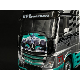 Mercedes-Benz Actros MP4 2012 n° 77 Transport Truck Mercedes-AMG F1 Team Silver / Black / Green 1/43 Hachette G1470003