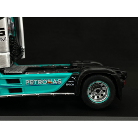 Mercedes-Benz Actros MP4 2012 n° 77 Transport Truck Mercedes-AMG F1 Team Silver / Black / Green 1/43 Hachette G1470003