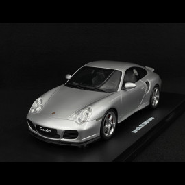 Porsche 911 Turbo Typ 996.2 2001 Polarsilber 1/18 GT Spirit GT567