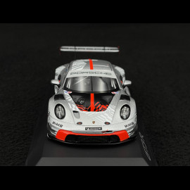 Porsche 911 GT3 R Typ 992 2024 Präsentationsversion Silbergrau / Rot 1/43 Spark WAP02057126EVO