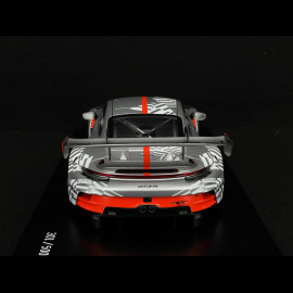 Porsche 911 GT3 R Typ 992 2024 Präsentationsversion Silbergrau / Rot 1/18 Spark WAP02157126EVO