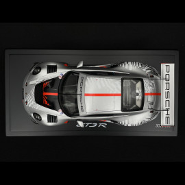 Porsche 911 GT3 R Typ 992 2024 Präsentationsversion Silbergrau / Rot 1/18 Spark WAP02157126EVO