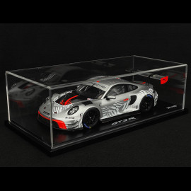 Porsche 911 GT3 R Typ 992 2024 Präsentationsversion Silbergrau / Rot 1/18 Spark WAP02157126EVO