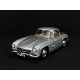 Mercedes-Benz 300 SL 1954 mit Flügeltüren Silbergrau 1/18 Norev 183857