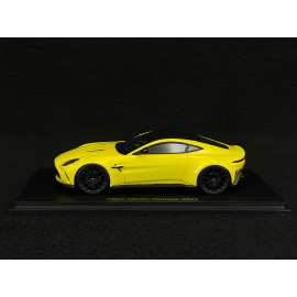 Aston Martin Vantage 2025 Cosmopolitangelb 1/43 Spark S7846