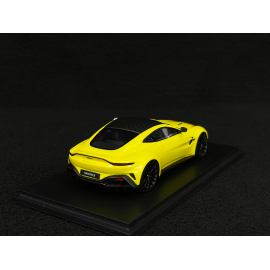 Aston Martin Vantage 2025 Cosmopolitan Yellow 1/43 Spark S7846