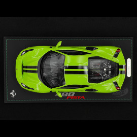 Ferrari 488 Pista 2018 Verde Germoglio / Schwarze Streifen / Carbon Felgen 1/18 BBR Models P18145O