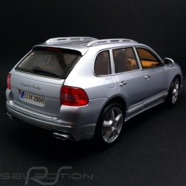 Porsche Cayenne Turbo Exclusive grau 1/18 Maisto 31113