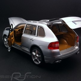 Porsche Cayenne Turbo Exclusive grau 1/18 Maisto 31113