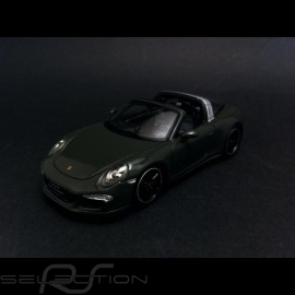 Porsche 991 Targa 4 S " 65 jahre Porsche Luxembourg " 2015 grau 1/43 Spark WAX02020008