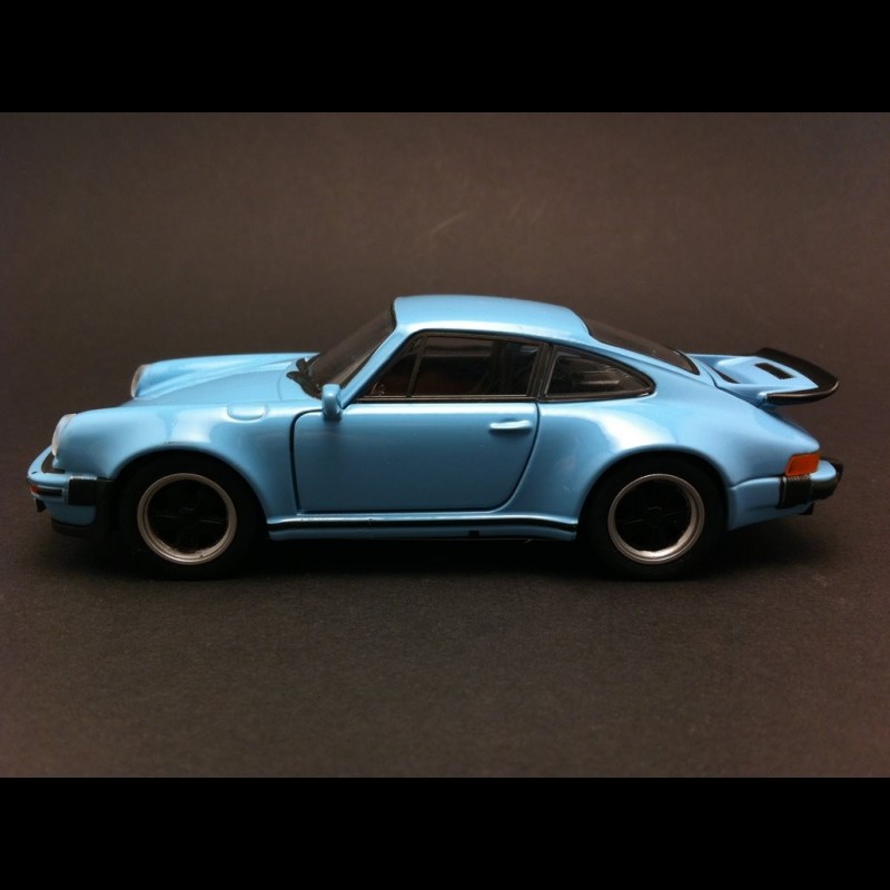Porsche 911 Turbo 3.0 1975 Gulf blue pull back toy Welly