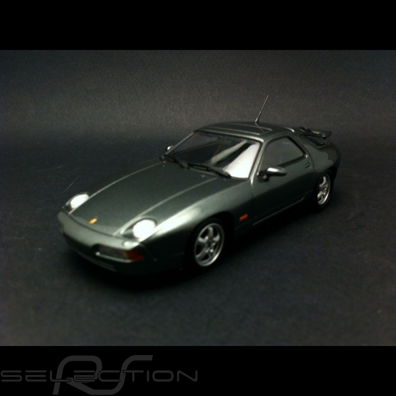Miniature PORSCHE 928 GTS 1991 Argent métallique MAXICHAMPS MXC940068105 | Collect World