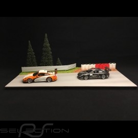 Diorama Dekor Rennstrecke Gerade mit Bäume, rot und weiß Reifen und Vibrator 1/43