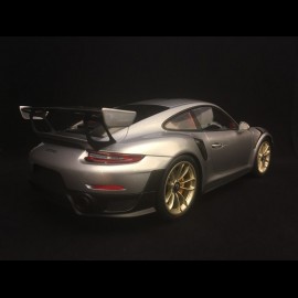 Porsche 911 GT2 RS typ 991 silber / schwarz 1/18 Spark WAP0211510J