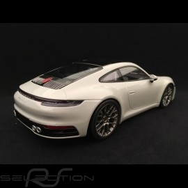 Porsche 911 type 992 Carrera 4S Coupe kreide 1/18 Minichamps WAP0211820K