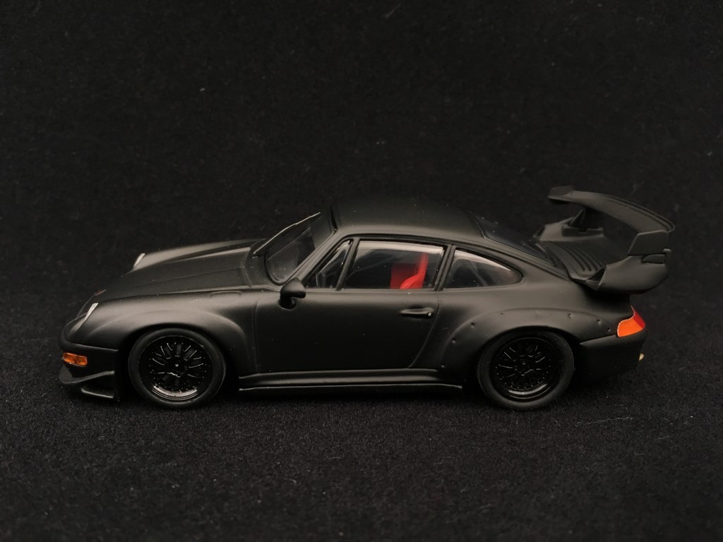 Porsche 911 GT2 Evo type 993 1995 matte black 1/43 Minichamps