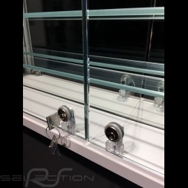 Wandmontierte Glasvitrine mit 2 Türen massgeschnitten für bis zu 55 1/43 Modellautos parfüm