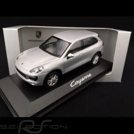 Porsche Cayenne V6 type 958 2015 silver grey metallic 1/43 Minichamps WAP0200020E