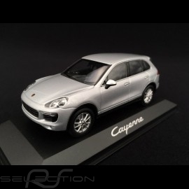 Porsche Cayenne V6 typ 958 2015 silbergrau metallic 1/43 Minichamps WAP0200020E
