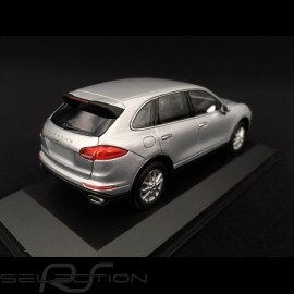 Porsche Cayenne V6 typ 958 2015 silbergrau metallic 1/43 Minichamps WAP0200020E
