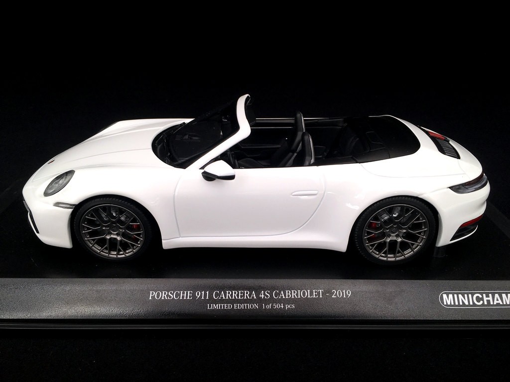 Porsche 911 type 992 Carrera 4S Cabriolet 2019 White 1/18 Minichamps  155067330 - Elfershop