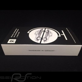 Brillenetui schwarzes Leder Reutter für Porsche 356 magnetisch mit Metallheiliger Christophe Medaillon
