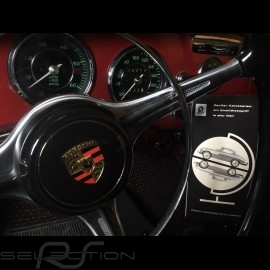 Brillenetui rot Leder Reutter für Porsche 356 magnetisch mit Metallheiliger Christophe Medaillon