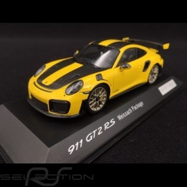 Porsche 911 GT2 RS typ 991 Weissach Package gelb / schwarz n° 0007/1911 1/43 Spark WAP0201520J