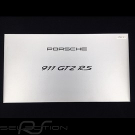 Porsche 911 GT2 RS typ 991 silber / schwarz 1/18 Spark WAP0211510J