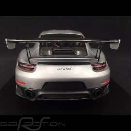 Porsche 911 GT2 RS typ 991 silber / schwarz 1/18 Spark WAP0211510J
