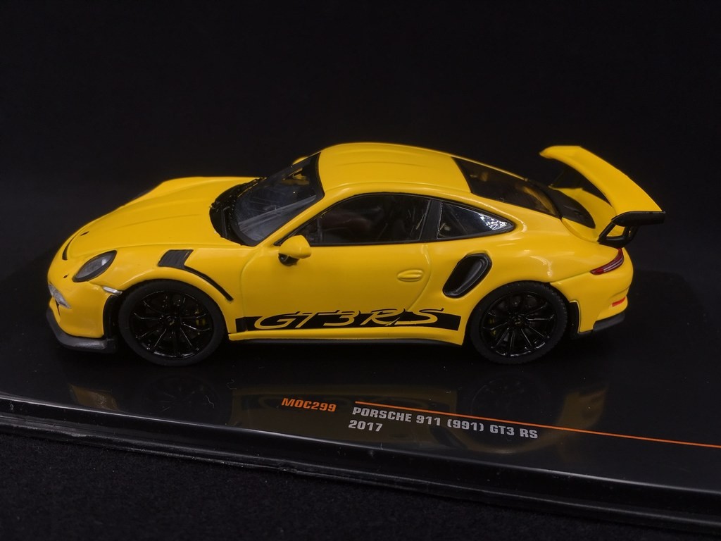Porsche 911 GT3 RS typ 991 2017 racinggelb 1/43 Ixo MOC299 