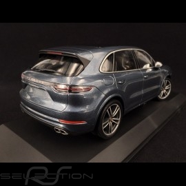 Porsche Cayenne Turbo S 2017 blau 1/18 Minichamps 155066071