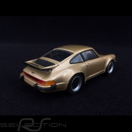 Porsche 911 Turbo 3.0 1975 gold﻿ pull back toy Welly