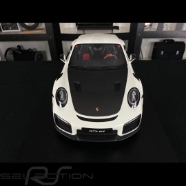 Porsche 911 GT2 RS type 991.2 2018 White 1/8 Minichamps 800620000