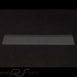 Abgeschrägter Bordstein für Garagenplatte - Farbe Schwarz RAL9004 - 4er-Satz - ohne Ösen