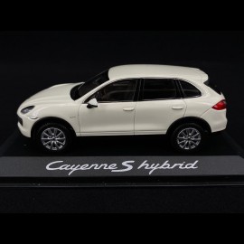 Porsche Cayenne S Hybrid 2011 white 1/43 Minichamps WAP0200040B