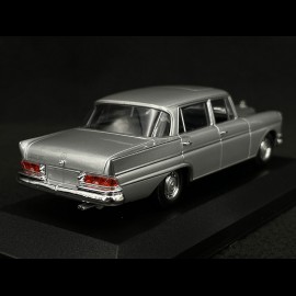 Mercedes-Benz 300 SE LWB 1963 Silber 1/43 Minichamps 943035204