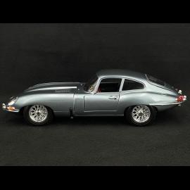 Jaguar Type E Coupe 1961 Silber Blau Metallic 1/18 Bburago 12044