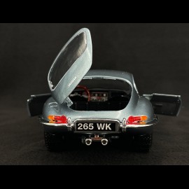 Jaguar Type E Coupe 1961 Silber Blau Metallic 1/18 Bburago 12044