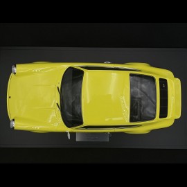 Porsche 911 Carrera RS 2.7 Lightweight 1972 Light Yellow / Black Stripes 1/8 Minichamps 800653010